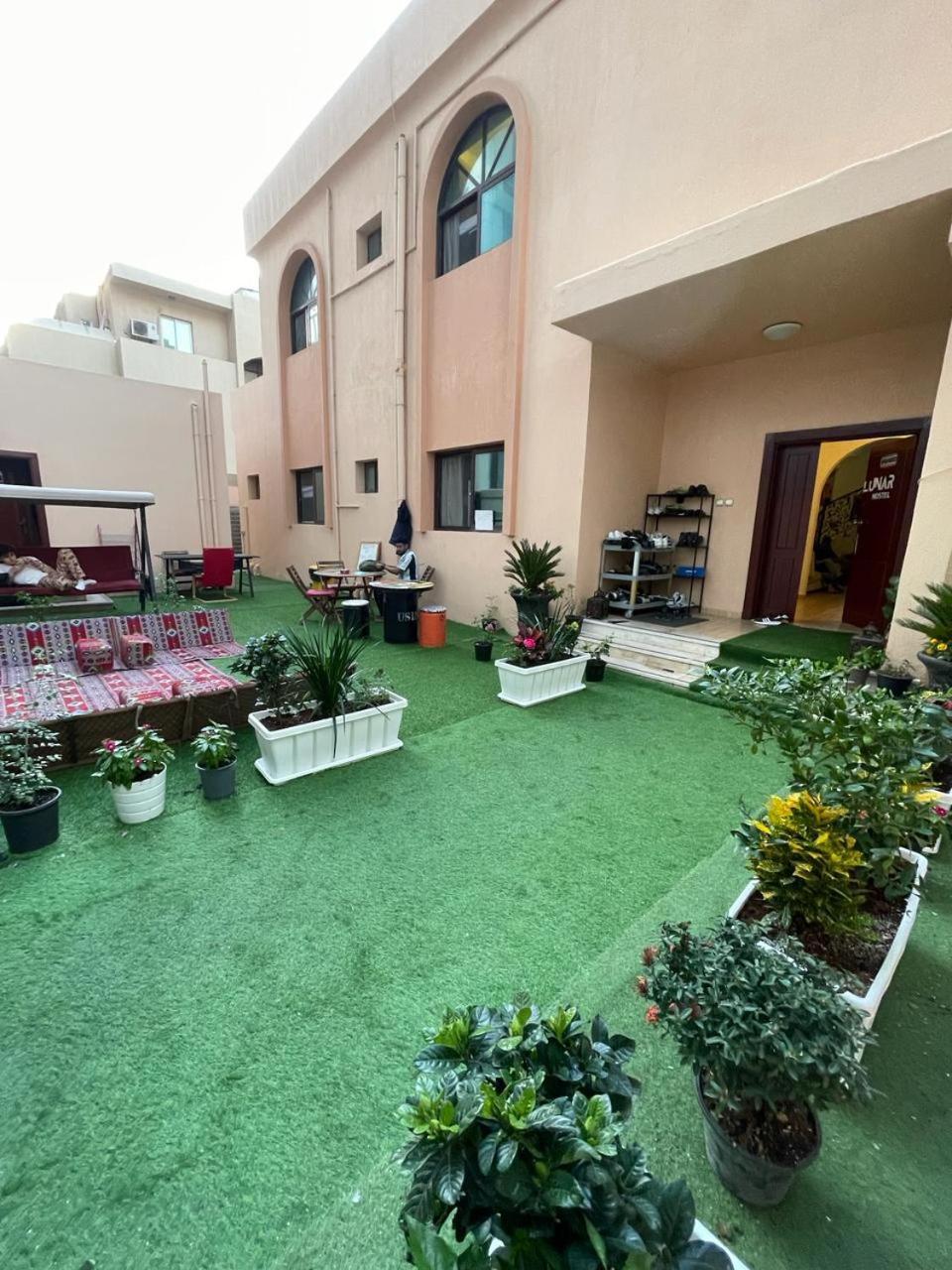 The Villa Hostel - By Lunar أبو ظبي المظهر الخارجي الصورة